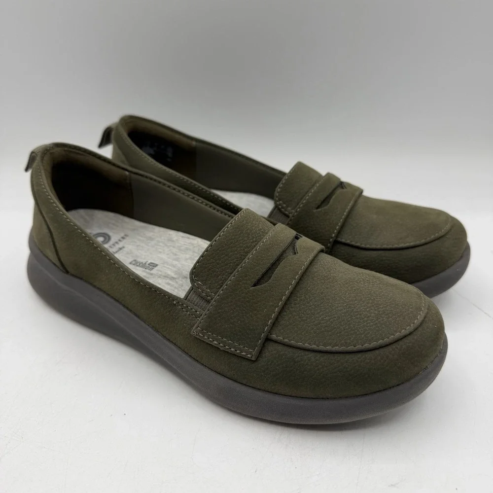 Clarks Cloudsteppers Penny Loafers Women Sz 7 M Olive Green Slip On Comfort Shoe